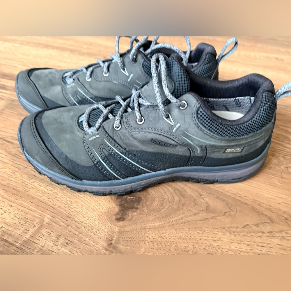 Keen Women’s Terradora Leather Waterproof Shoes